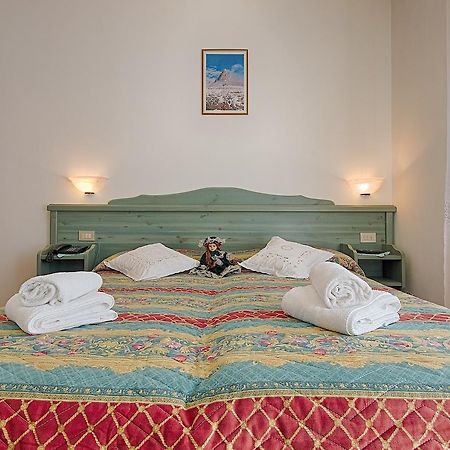 Hotel Aurora Rocca Pietore Exterior photo